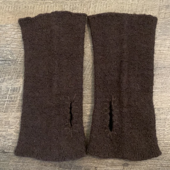 Folilaine Wrist Warmers - Picture 2 of 4